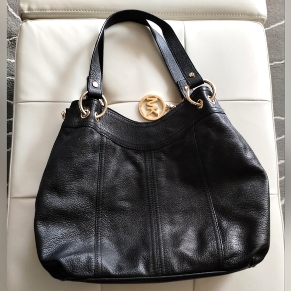 Michael Kors Black Leather Zippered Bag with Dust Bag EUC - Picture 4 of 16